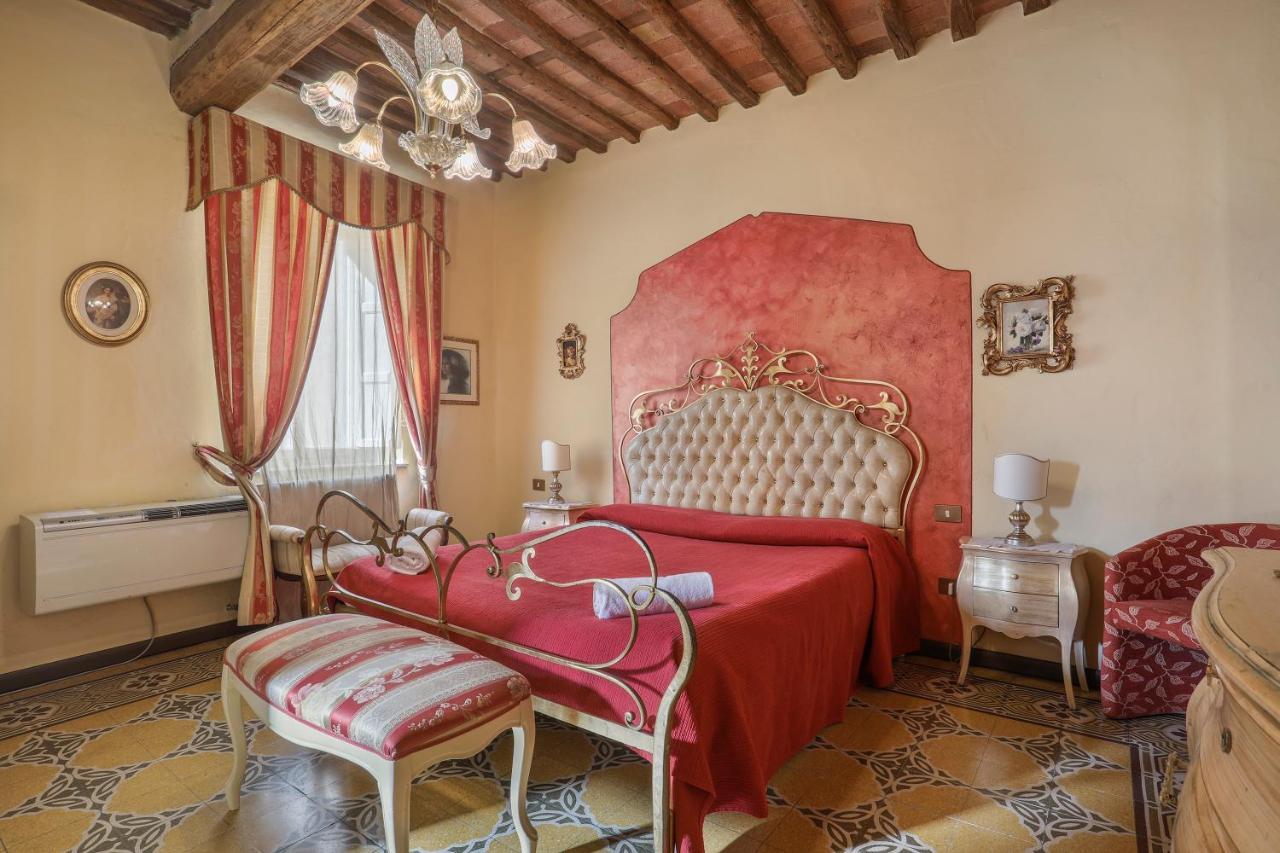 Antica Residenza Santa Chiara -City Center Lucca Exterior photo