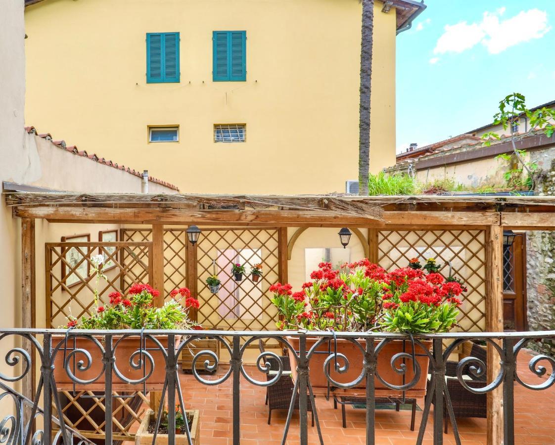 Antica Residenza Santa Chiara -City Center Lucca Exterior photo