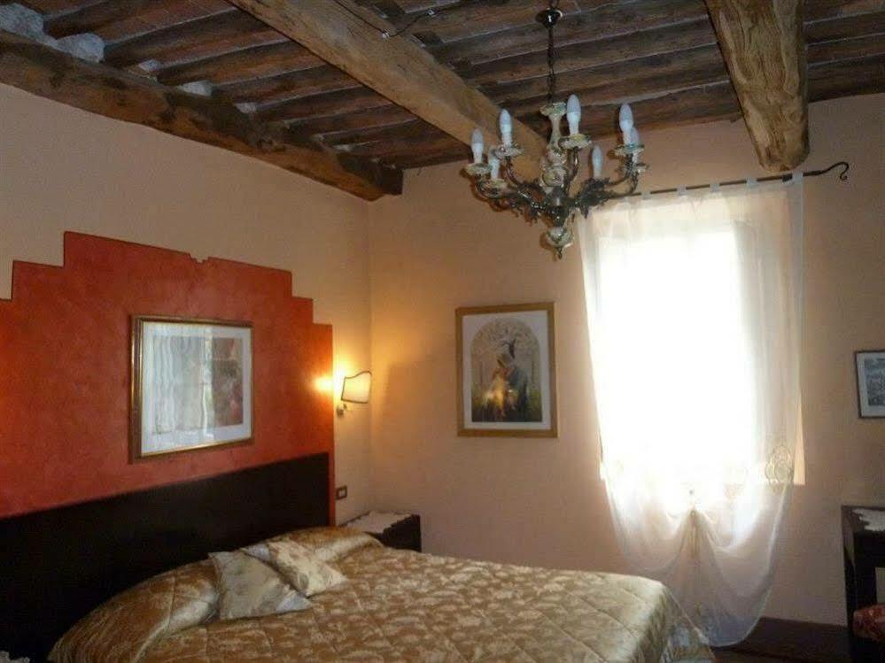 Antica Residenza Santa Chiara -City Center Lucca Exterior photo